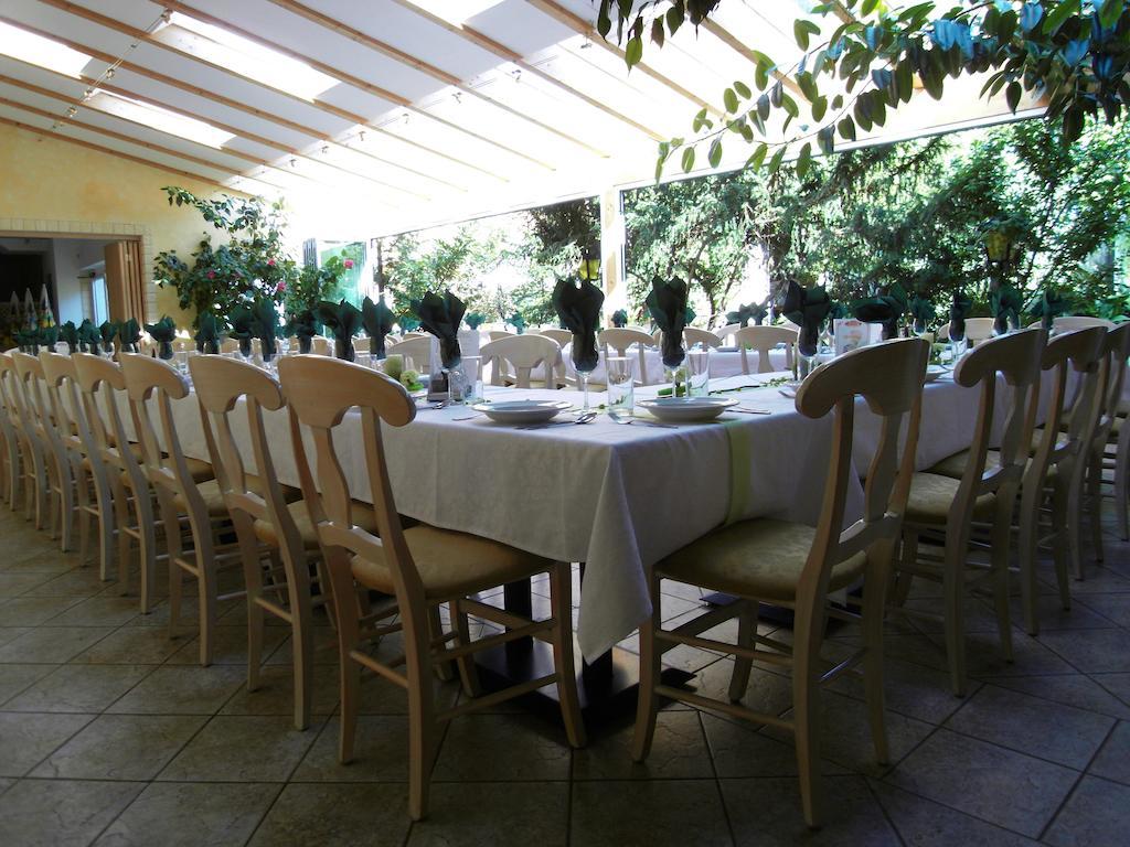 Weinhotel Kirchenwirt 골스 외부 사진