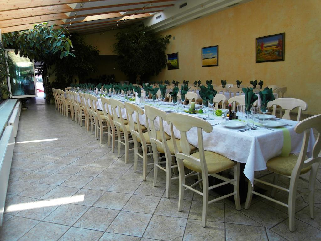 Weinhotel Kirchenwirt 골스 외부 사진