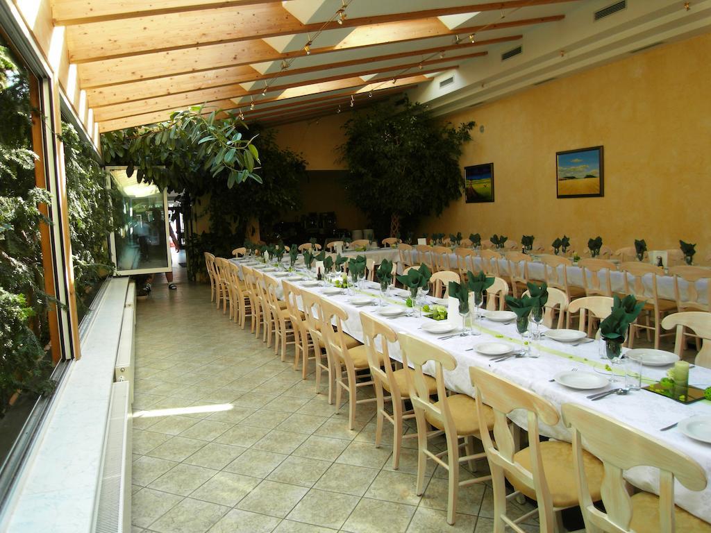 Weinhotel Kirchenwirt 골스 외부 사진