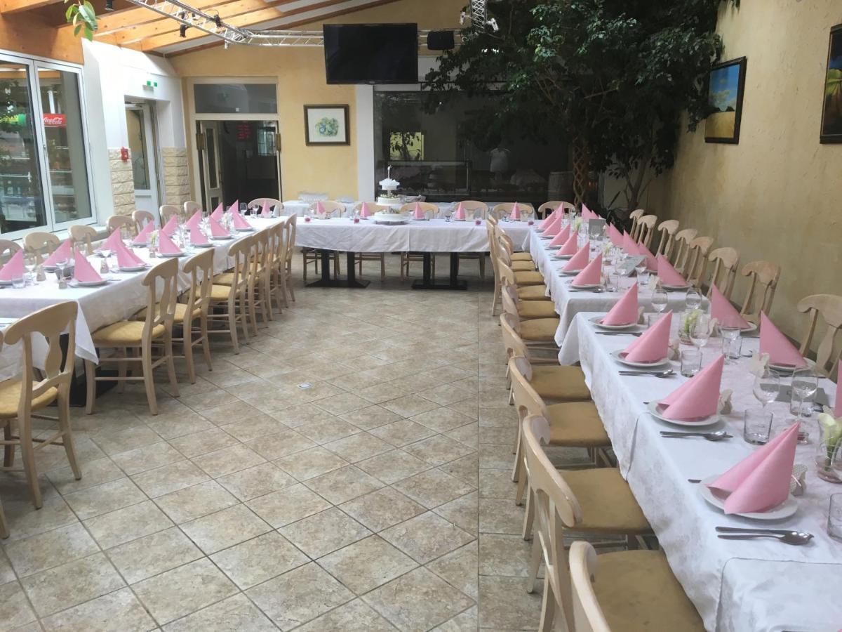 Weinhotel Kirchenwirt 골스 외부 사진